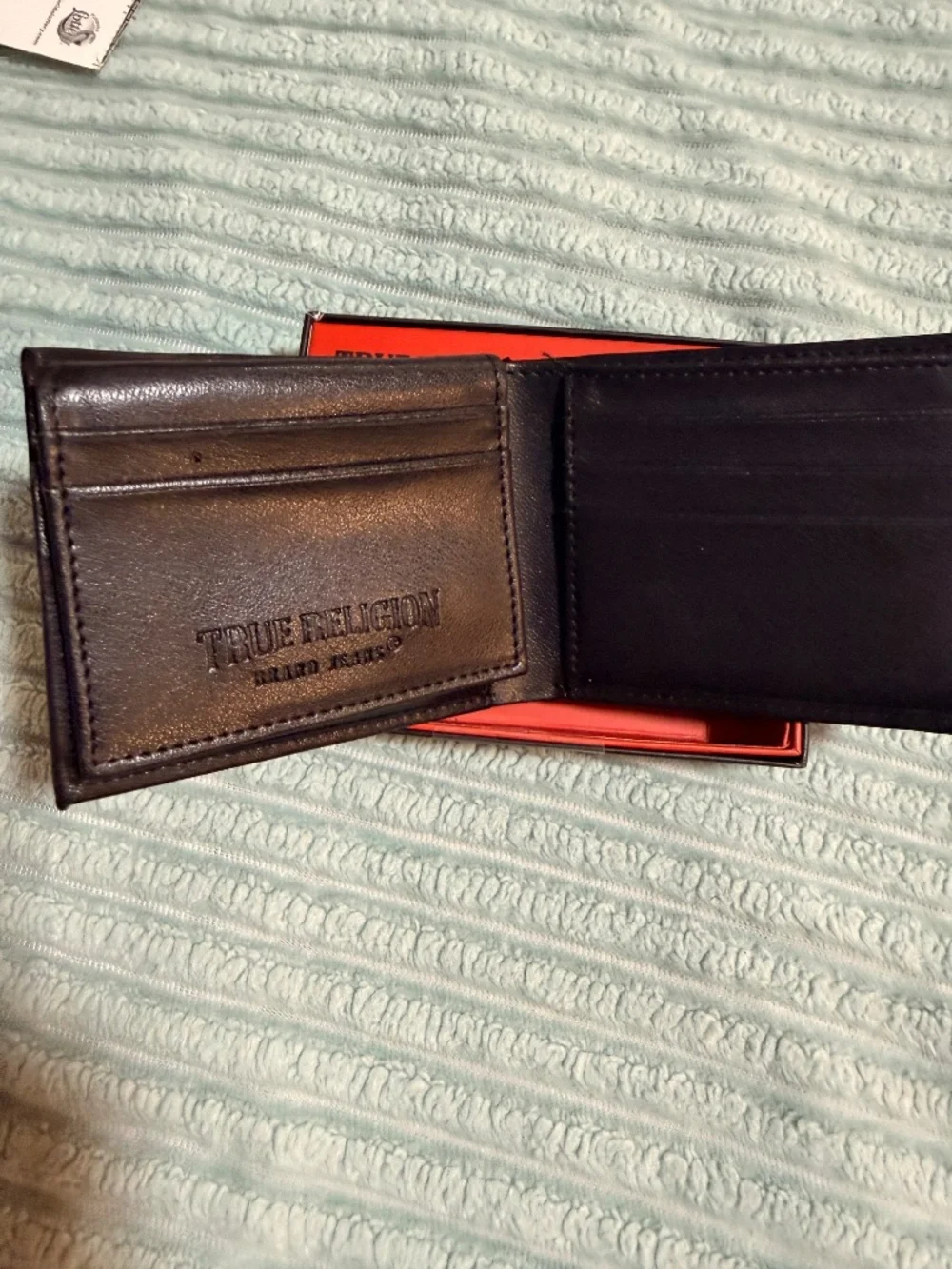 True Religion Mercy Men's Leather Bifold Wallet Black Gold Horseshoe w/ Box